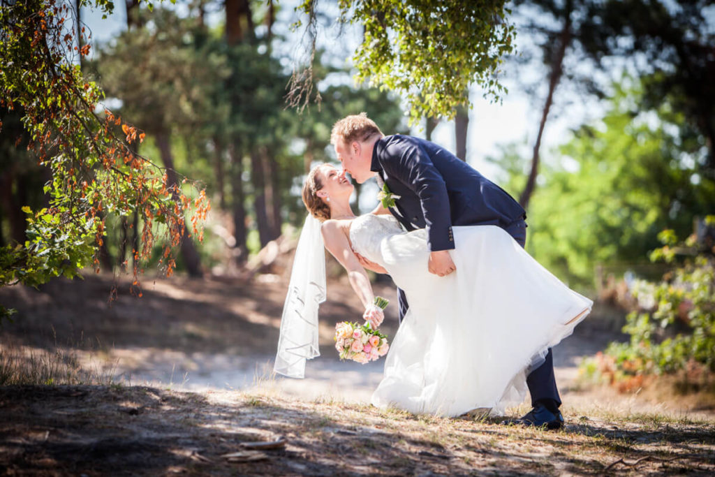 Trouwfotoshoot in Rosmalen bij de zandverstuiving