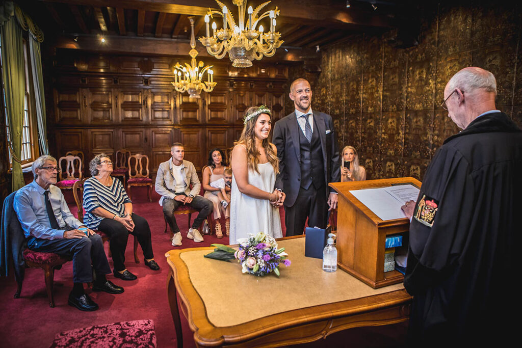 Trouwceremonie op het gemeentehuis Den Bosch tijdens Corona